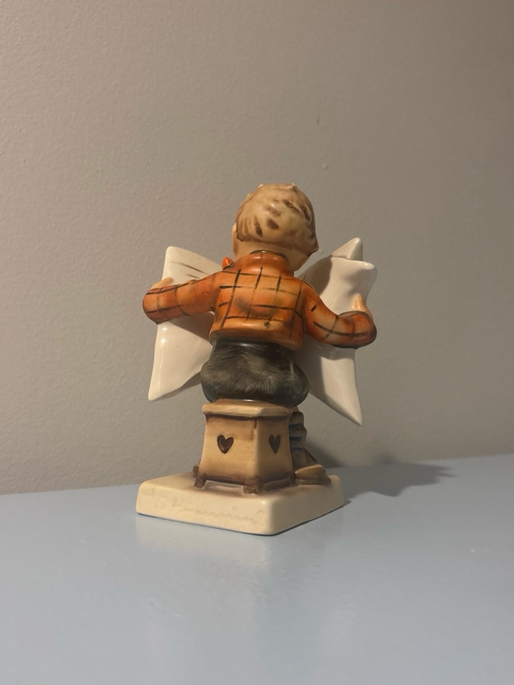 Vintage Goebel Hummel Figurine “Latest News” HUM 184 | TMK-3 | W. Germany - Picture 5 of 8